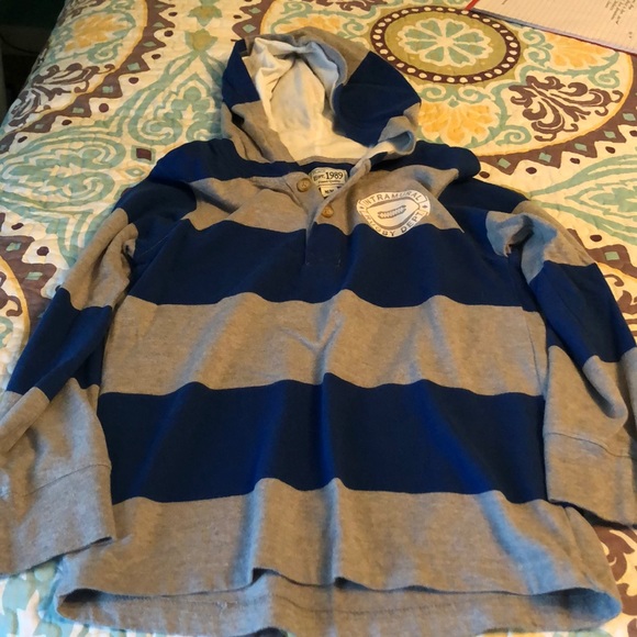 Boys long sleeve henley with hood and cargo shorts - Picture 2 of 6